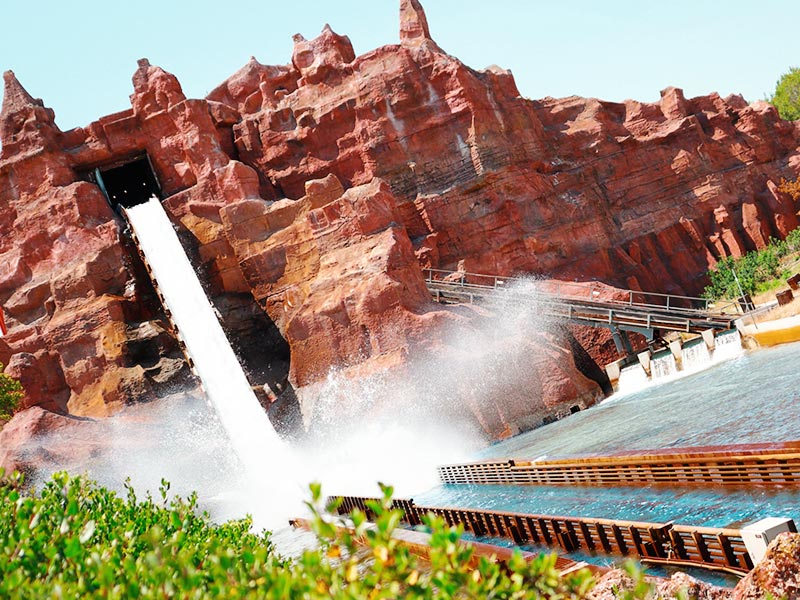 Full day at Parque Warner with bus transfer from Príncipe Pío